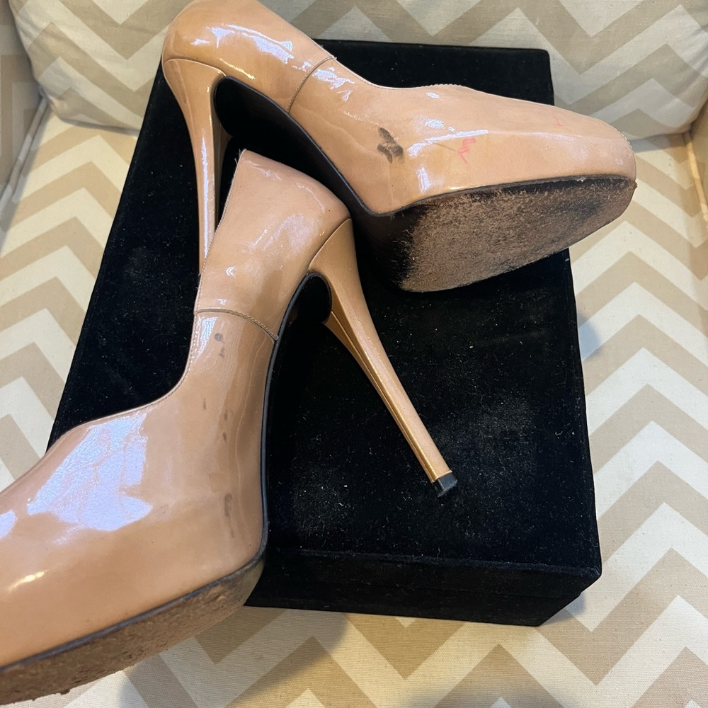 Stuart Weitzman nude peep toe high heels, size 9.5 - Picture 7 of 9